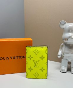 Design Louis Vuitton Bag/Purse Leather in Yellow